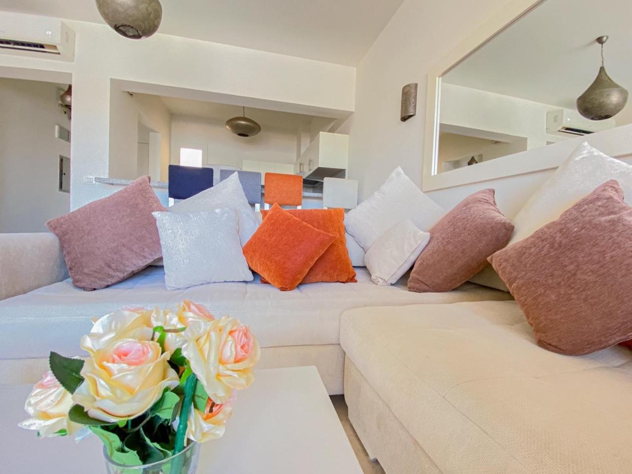Nayah Stays, Joubal Lagoons Flowery Апартаменты