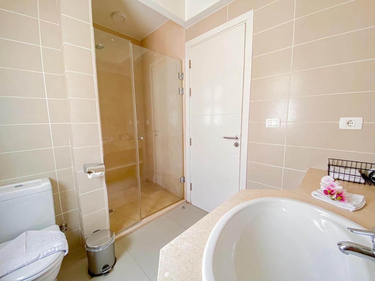 Nayah Stays, Joubal Lagoons Flowery Апартаменты
