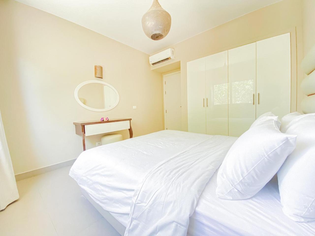 Nayah Stays, Joubal Lagoons Flowery Appartement